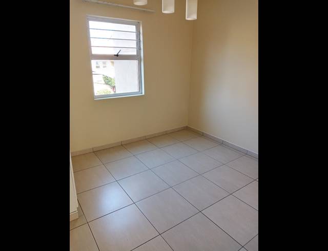 2 BEDROOM APARTMENT FOR SALE IN SUNNINGHILL